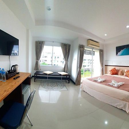 At Home Hotel Patong Exterior foto